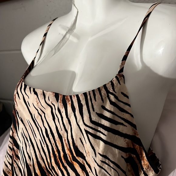 RVCA - Picture 3 of 5